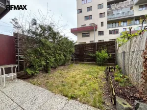 Pronájem bytu 1+kk, Praha - Záběhlice, Na Slatince, 39 m2