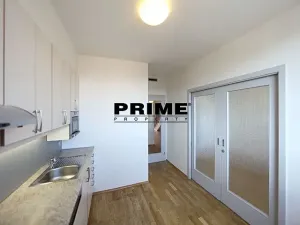 Pronájem kanceláře, Praha - Smíchov, Štefánikova, 147 m2