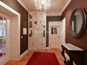 Pronájem bytu 4+1, Praha - Nové Město, Na hrobci, 180 m2