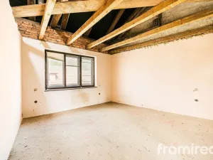 Prodej rodinného domu, Lovčičky, 200 m2