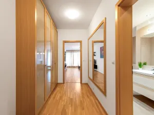 Pronájem bytu 1+kk, Praha - Vinohrady, Korunní, 47 m2