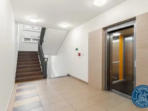 Prodej bytu 2+kk, Praha - Vysočany, Kabešova, 53 m2