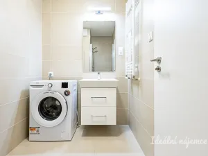 Pronájem bytu 2+kk, Praha - Vysočany, Poděbradská, 50 m2