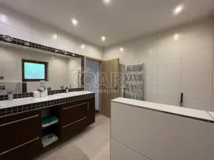 Pronájem rodinného domu, Praha - Záběhlice, Dolní Chaloupky, 245 m2