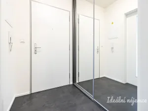 Pronájem bytu 1+kk, Praha - Vysočany, Poděbradská, 31 m2