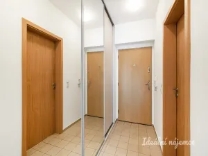 Pronájem bytu 1+kk, Praha - Hlubočepy, Hlubočepská, 38 m2