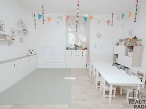 Prodej obchodního prostoru, Praha - Smíchov, U Okrouhlíku, 135 m2