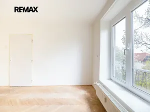 Prodej bytu 2+1, Praha - Dejvice, Na viničních horách, 58 m2