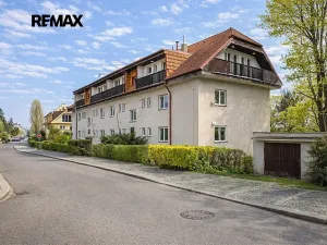 Prodej bytu 2+1, Praha - Dejvice, Na viničních horách, 58 m2