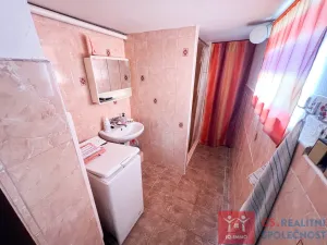 Prodej rodinného domu, Kadov, 162 m2