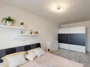 Pronájem bytu 2+kk, Jablonec nad Nisou, Na Vršku, 43 m2