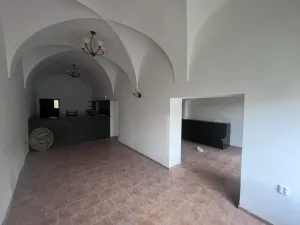 Pronájem obchodního prostoru, Hradec Králové, Velké náměstí, 94 m2