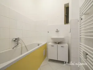 Pronájem bytu 2+1, Praha - Podolí, Podolská, 50 m2