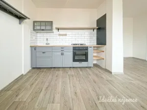 Prodej bytu 2+kk, Kuřim, nám. 1. května, 53 m2