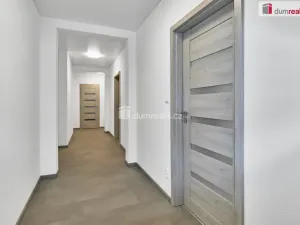 Pronájem bytu 2+1, Ostrov, Mánesova, 69 m2