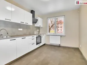 Pronájem bytu 2+1, Ostrov, Mánesova, 69 m2