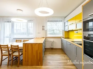 Pronájem bytu 3+kk, Praha, Ostravská, 73 m2