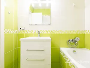 Pronájem bytu 3+kk, Praha, Ostravská, 73 m2