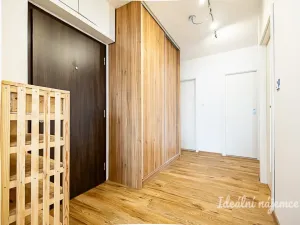 Pronájem bytu 3+kk, Praha, Ostravská, 73 m2