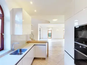 Pronájem vily, Praha - Nebušice, Nebušická, 254 m2