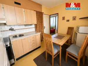 Prodej bytu 3+1, Budyně nad Ohří, Poplužní, 67 m2