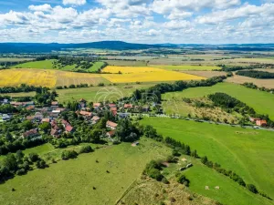 Prodej pole, Velký Chlumec, 2726 m2