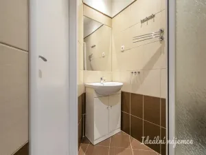 Pronájem bytu 2+kk, Praha - Libeň, Novákových, 50 m2