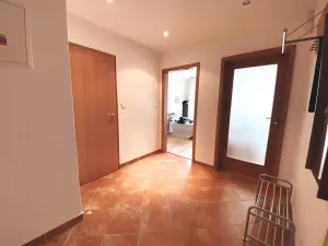 Pronájem bytu 2+kk, Praha - Smíchov, Štorkánova, 60 m2