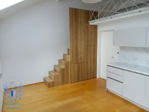 Pronájem bytu 1+kk, Praha - Vršovice, Bartoškova, 35 m2