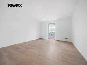 Prodej bytu 3+kk, Moravany, Květná, 79 m2