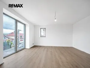 Prodej bytu 3+kk, Moravany, Květná, 79 m2