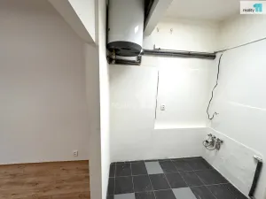 Pronájem bytu 2+kk, Praha - Žižkov, Biskupcova, 45 m2