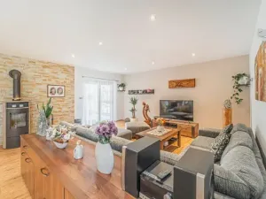 Prodej rodinného domu, Cvrčovice, 168 m2