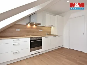 Pronájem bytu 1+kk, Mladá Boleslav, náměstí Republiky, 35 m2