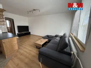 Pronájem bytu 2+1, Louny, Školní, 63 m2
