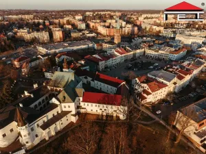 Prodej atypického bytu, Frýdek-Místek, Zámecké nám., 405 m2