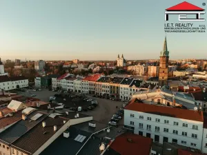 Prodej atypického bytu, Frýdek-Místek, Zámecké nám., 405 m2