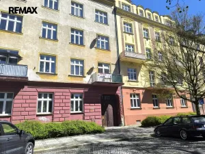 Pronájem bytu 2+1, Karlovy Vary, nábřeží Jana Palacha, 69 m2