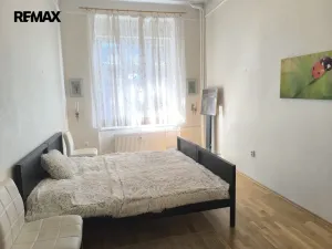 Pronájem bytu 2+1, Karlovy Vary, nábřeží Jana Palacha, 69 m2