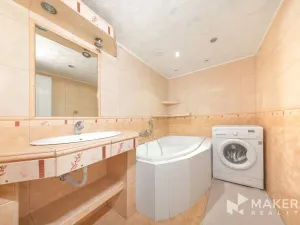 Pronájem bytu 2+1, Karlovy Vary, Vítězná, 70 m2