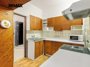 Prodej rodinného domu, Zlosyň, 307 m2