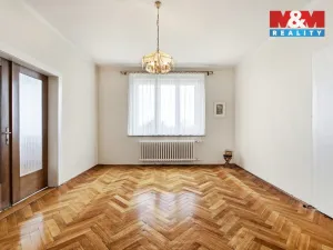 Prodej rodinného domu, Dobrovice, Komenského, 431 m2