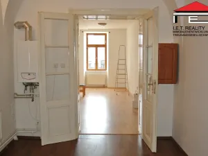 Pronájem bytu 2+1, Frýdek-Místek, Zámecké nám., 89 m2