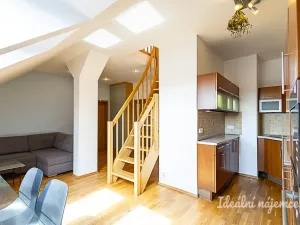 Pronájem bytu 2+kk, Praha - Holešovice, Osadní, 76 m2