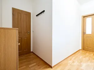 Pronájem bytu 2+kk, Praha - Holešovice, Osadní, 76 m2
