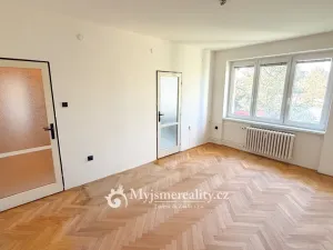 Prodej bytu 2+1, Znojmo, Pražská sídl., 52 m2