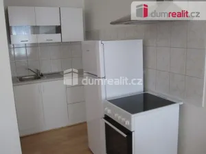 Pronájem bytu 1+1, Praha - Kobylisy, Zenklova, 40 m2