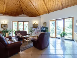 Prodej rodinného domu, Strážovice, 354 m2