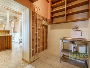 Prodej atypického bytu, Karlovy Vary, Rohová, 120 m2