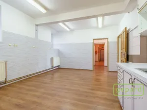 Prodej atypického bytu, Karlovy Vary, Rohová, 120 m2